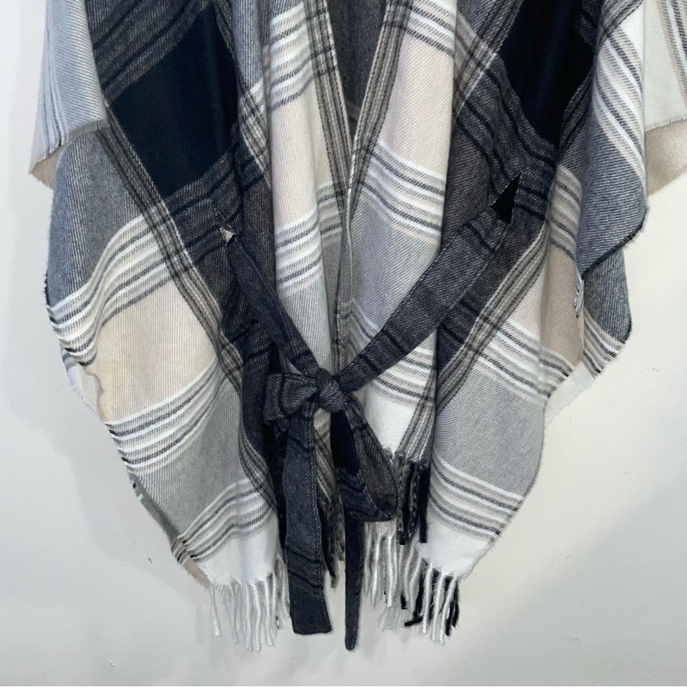 NWT Nine West Striped Fringed Belted Fall Winter Shrug Poncho One Size - Picture 4 of 6